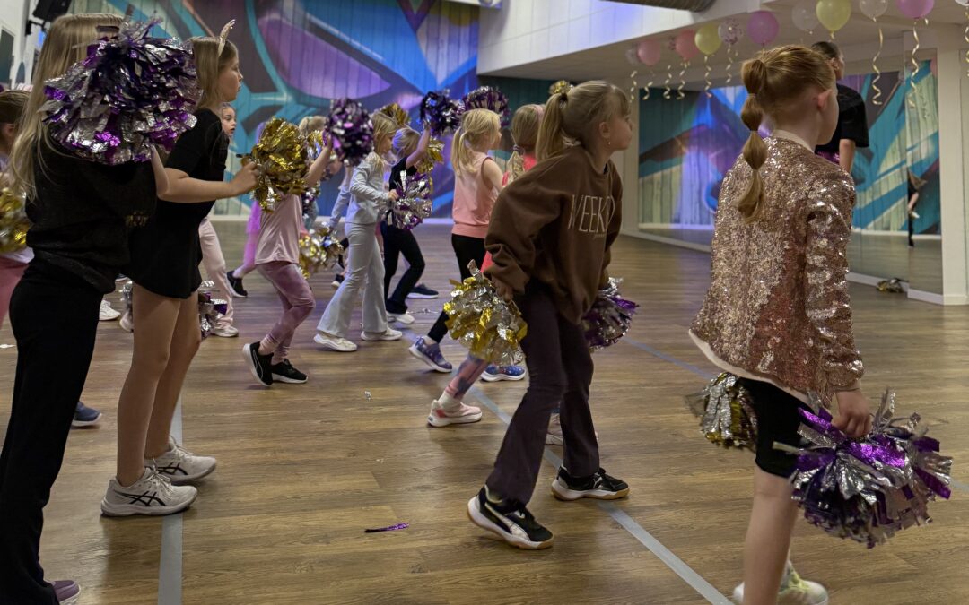 SOMMAR MED DANSSKOLAN